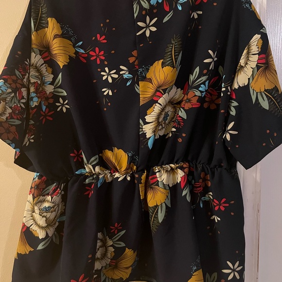 Shein peplum top size 2X, new W/0 tag - Picture 4 of 5